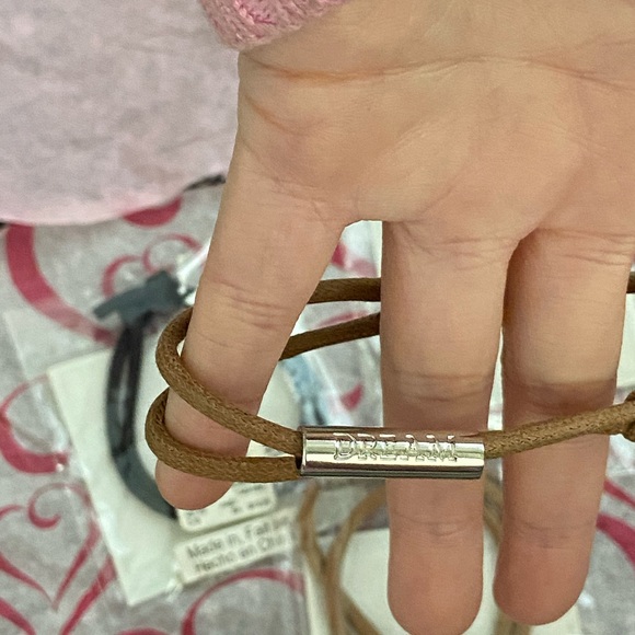 V.S. Pink “DREAM” w/o packaging bracelet - Picture 4 of 5